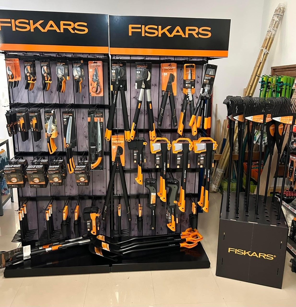 ΚΑΡΑΦΩΚΑ ΒΑΡΣΟΥ ΓΕΩΡΓΙΑ ΔΗΜΗΤΡΙΟΣ ΝΑΞΟΣ FISKARS ΦΥΤΩΡΙΟ ΕΙΔΗ ΚΗΠΟΥ